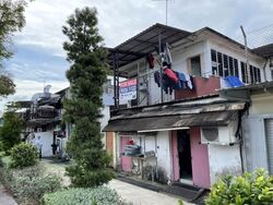 Serangoon Park (D13), Shop House #571629951